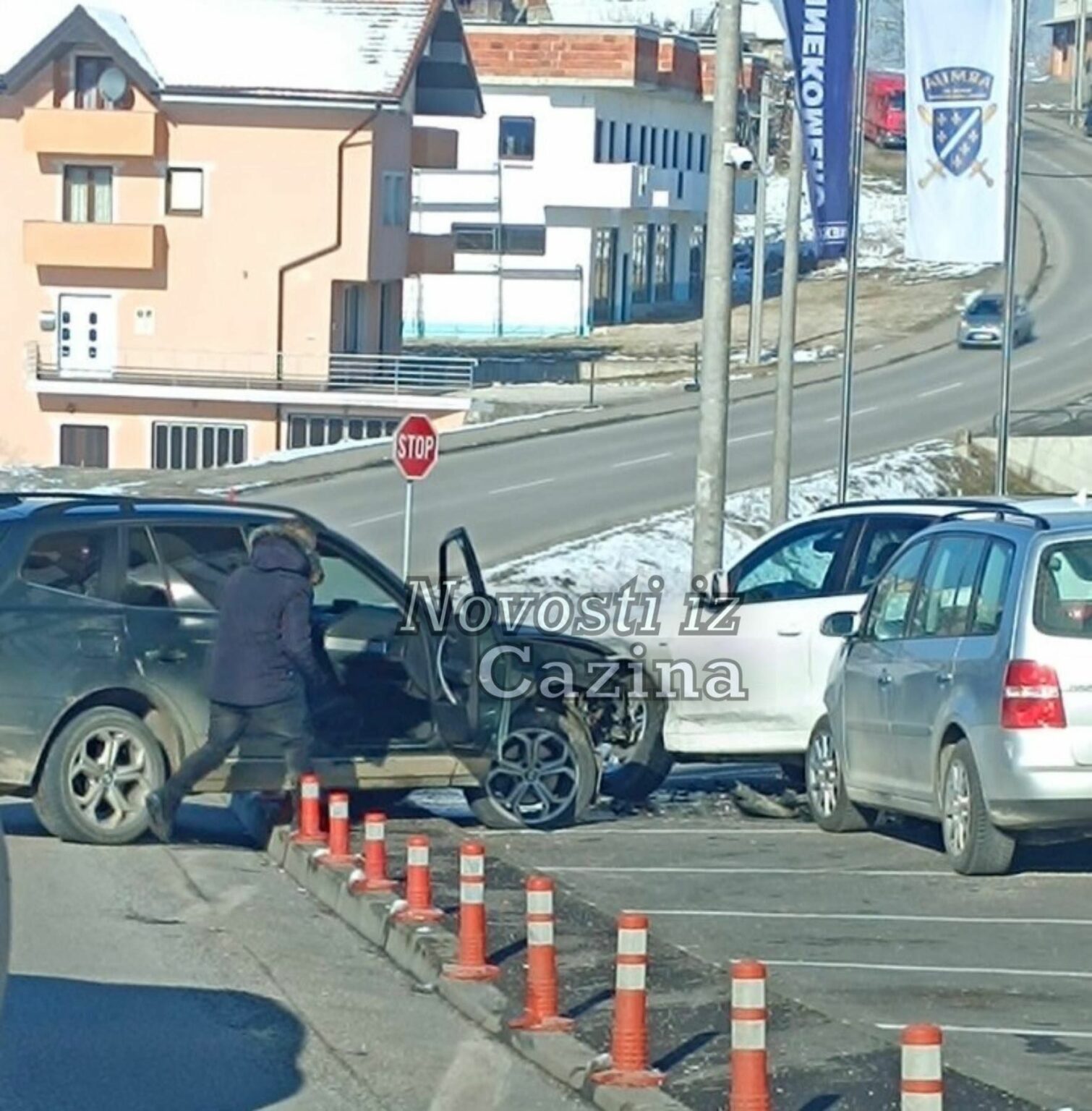 Saobraćajna nesreća u Cazinu otežala promet (FOTO)