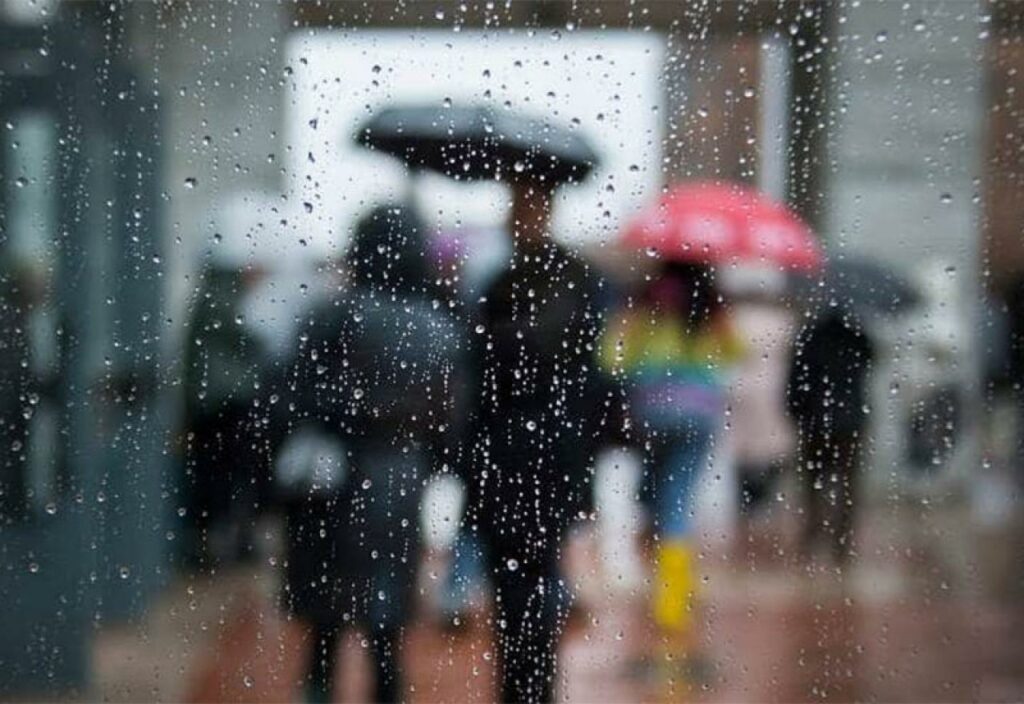 Sutra prvih pola dana sunčano, poslijepodne i navečer kiša. Najavljeni su i pljuskovi