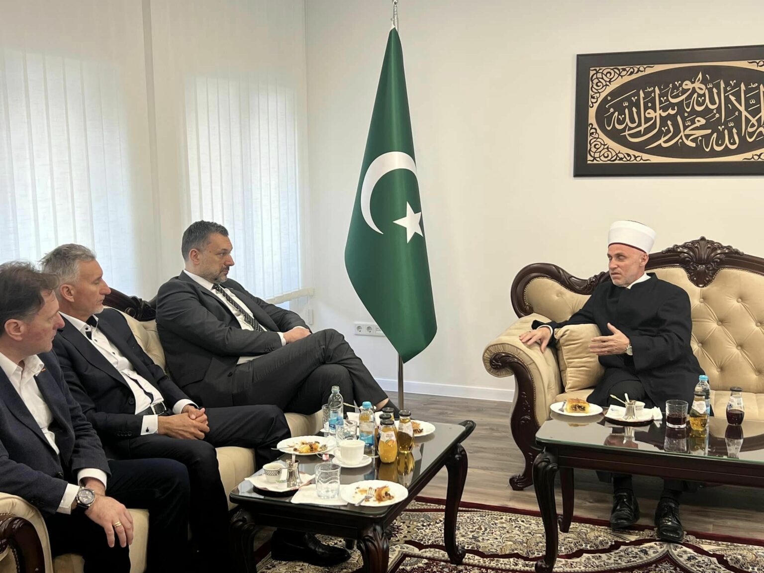 Ministar Konaković u posjeti Krajini, bajram-namaz klanjao u Bihaću