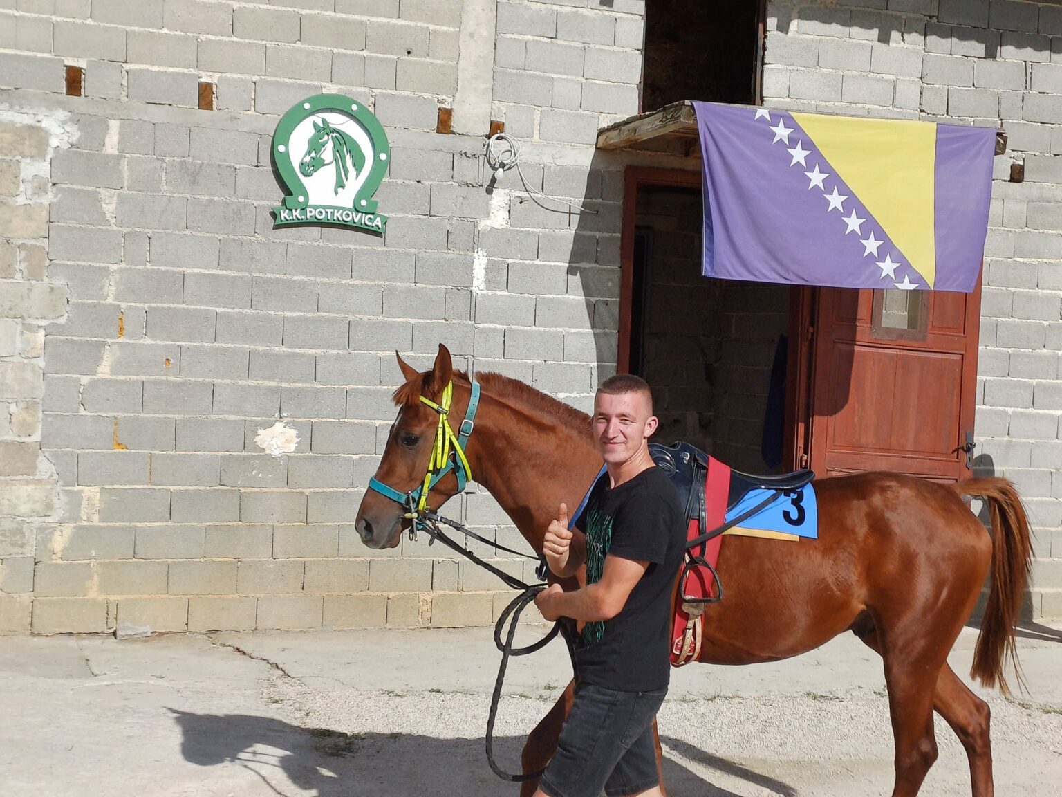 Krajišnici pokazali veliku humanost! Za 24 sata prikupljeno 18 hiljada KM za liječenje stradalog mladića iz Sanskog Mosta