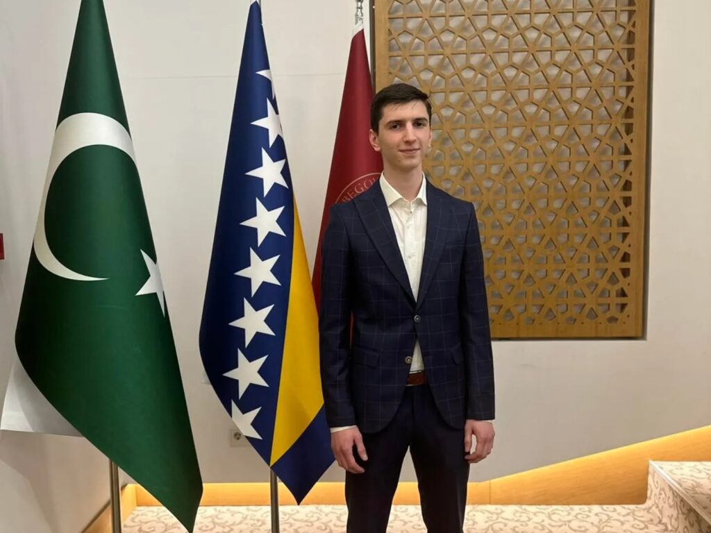 Čestitke! 19-godišnji Enis Mehić novi je hafiz Kur’ana