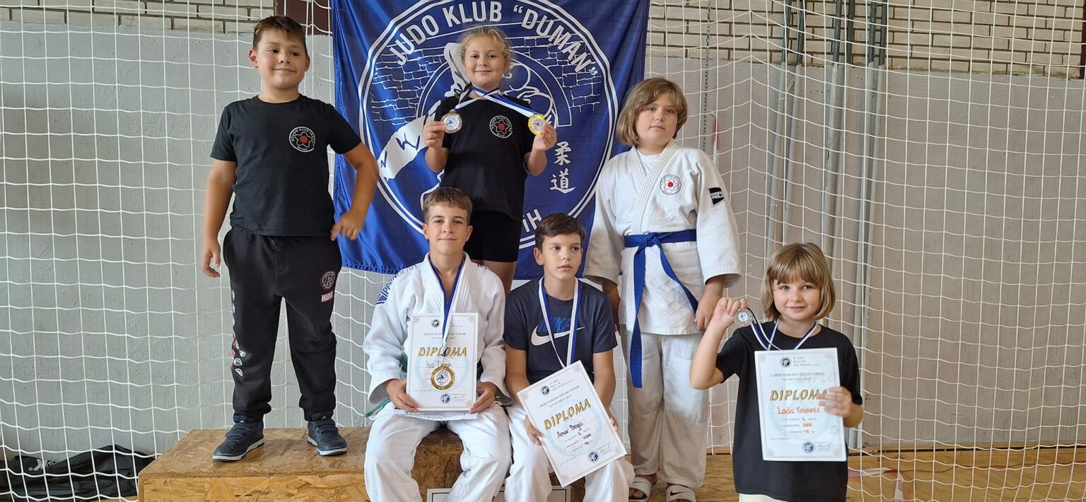 BRAVO! Najmlađi Bišćani osvojili čak 4 zlatne medalje na Međunarodnom karate turniru!