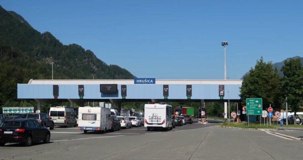 Muškarac iz BiH primao penziju u Austriji, a radio “na crno”: Utajio 100.000 eura poreza?!