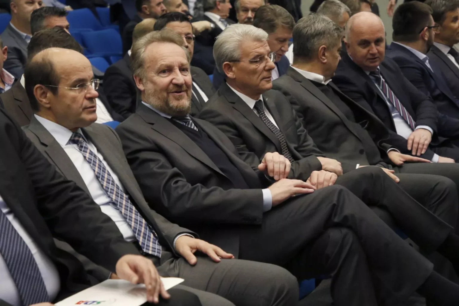 Treba hapsiti lopove koji kradu od ovog naroda