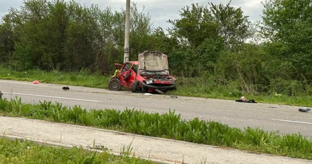 Policija objavila ko je poginuo, Peugeot potpuno uništen
