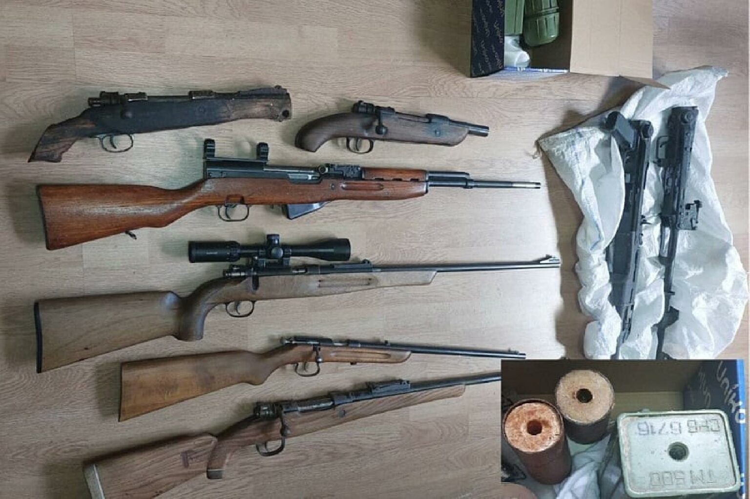 Oduzete automatske puške i eksplozivna sredstva