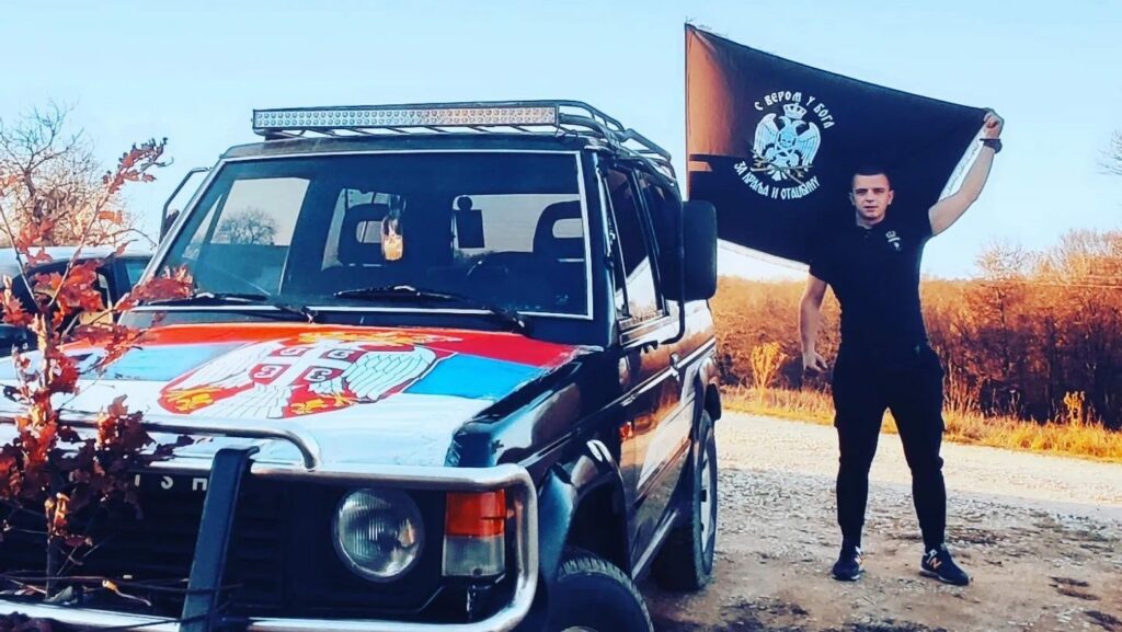 Podigao tri prsta u blizini masovne grobnice Lanište kod Ključa