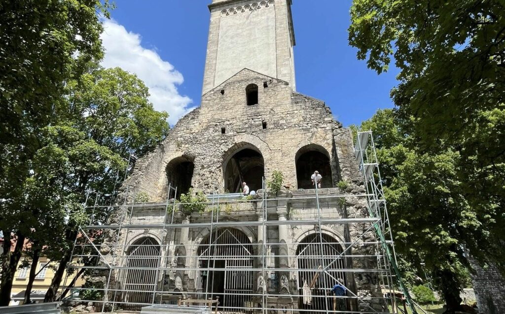 Kreće ispitivanje stanja Zvonika u Bihaću (FOTO)