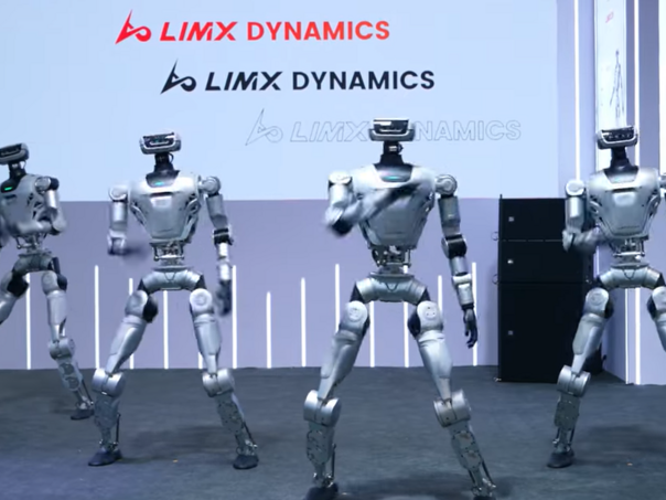 Čudo tehnologije: Kineski humanoidni roboti izveli plesnu tačku