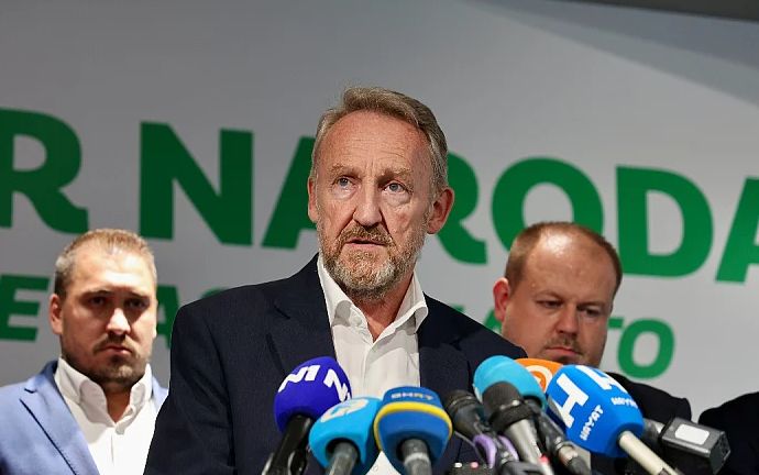 Dodikov pad se ne događa zahvaljujući Trojci, nego unatoč njima