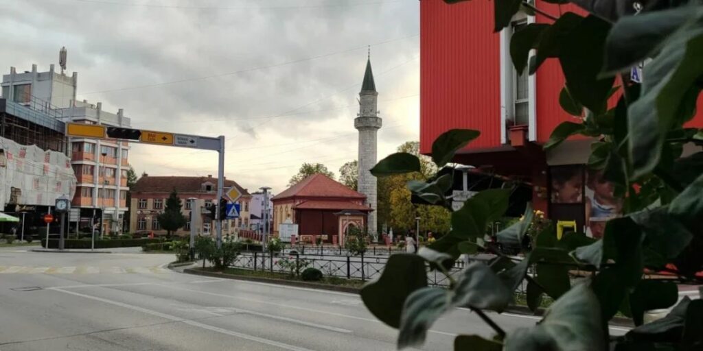 Gradska džamija Velika Kladuša: 124. godišnjica otvaranja (FOTO)