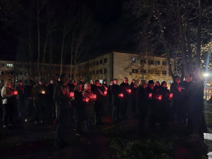 Građani Bihaća zapalili svijeće za nevino stradale u Vukovaru i Škabrnji