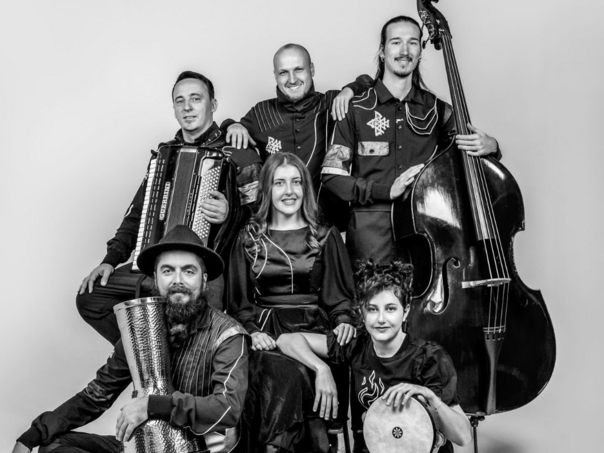 “Divanhana” predstavila pjesmu “Domovina”: Učestvovali glasovi iz cijelog svijeta