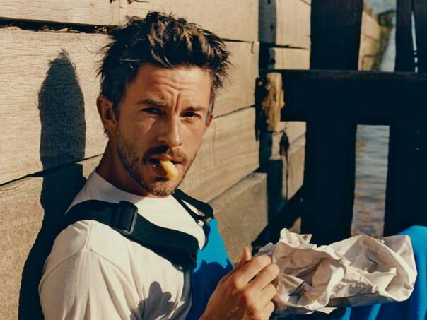 Jonathan Bailey najseksipilniji muškarac na svijetu za 2025. godinu