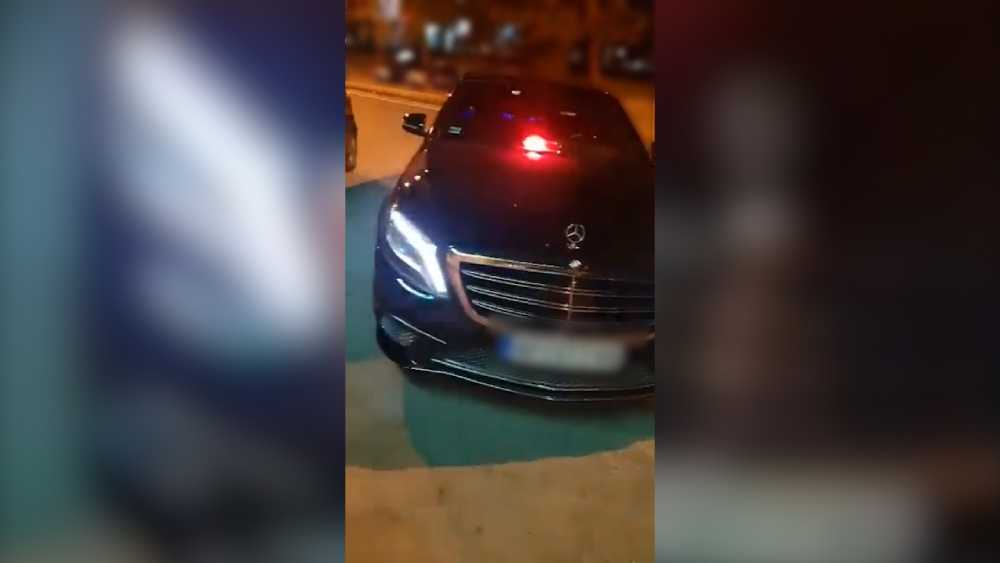 Vozač Mercedesa lažno se predstavljao kao policija i zbunjivao učesnike u saobraćaju