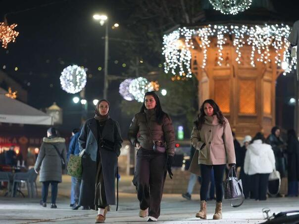 Sarajevo zablistalo sjajem novogodišnjih ukrasa