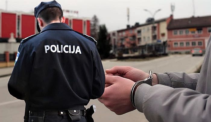Dvije osobe uhapšene zbog sumnje u trgovinu drogom