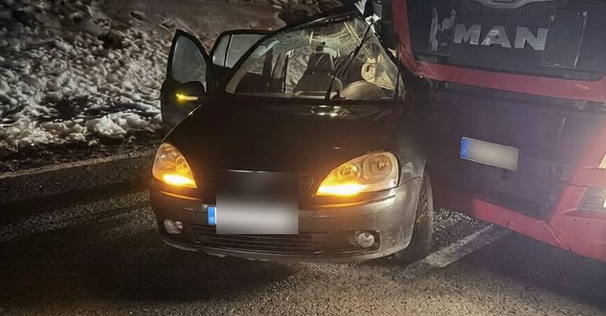 Teška saobraćajna nesreća sinoć u Bosanskom Petrovcu (FOTO)