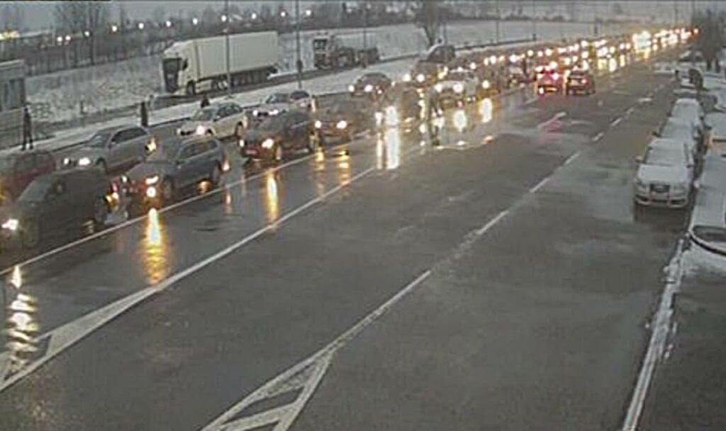 Na Izačiću čekanja i preko tri sata