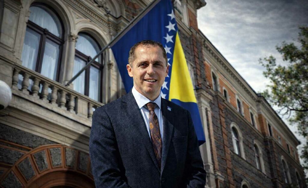 Gradonačelnik Bihaća Elvedin Sedić poručuje da je vrijeme za predstavnika iz ovog dijela zemlje