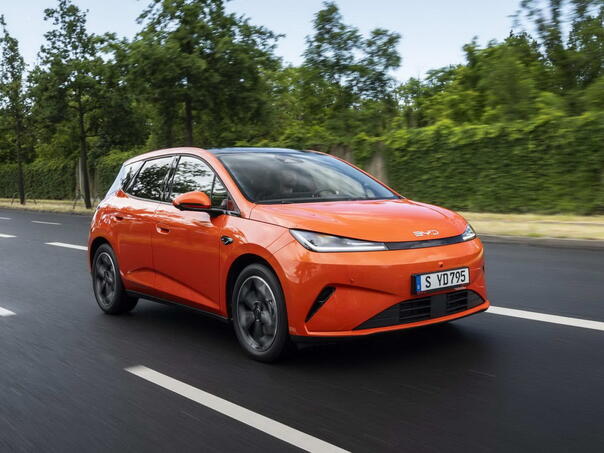 BYD Dolphin G DM-i – prvi mali automobil s motorom s unutarnjim izgaranjem i utičnicom