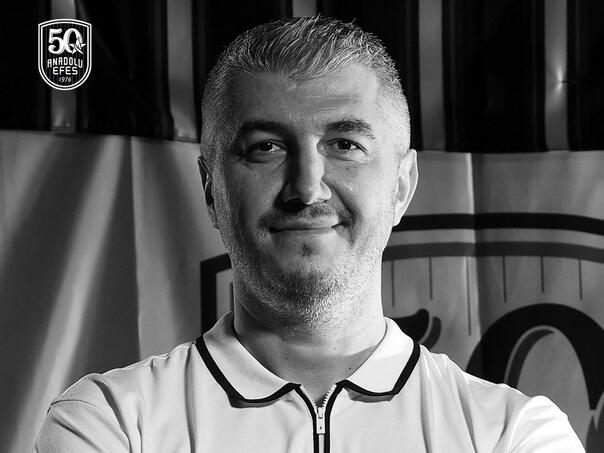 Šok u Turskoj: Preminuo trener Anadolu Efesa Serhat Güneş