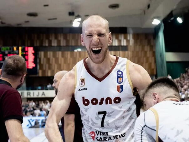 Adin Vrabac se vratio u Bosnu