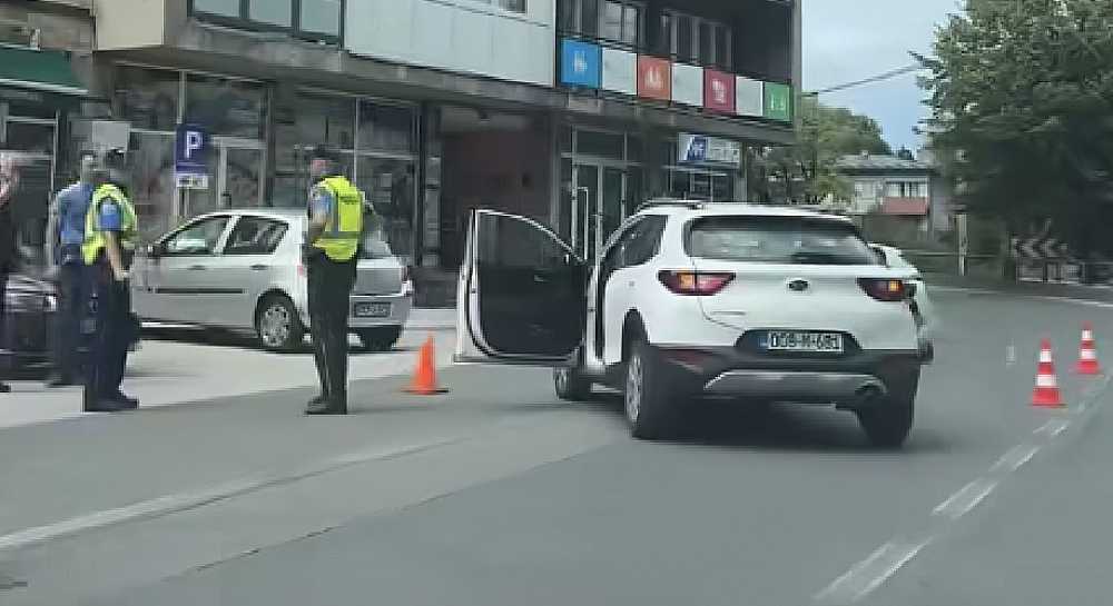 Teška saobraćajna nesreća u centru grada, povrijeđen motociklista