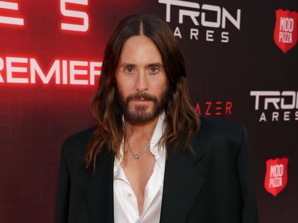 Četiri žene tvrde da ih je Jared Leto seksualno uznemiravao