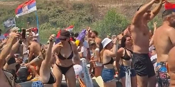 Zastrašujuće nacionalističko orgijanje na regati u Bajinoj Bašti (VIDEO)