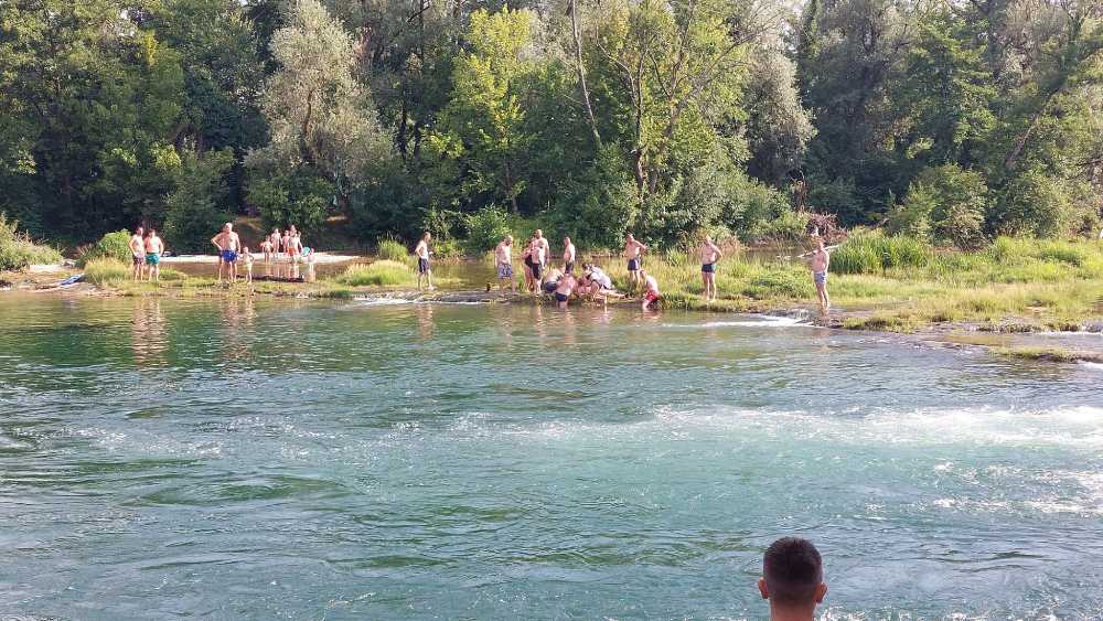 Muškarac izvučen iz Sane bez svijesti, kupači ga vratili u život