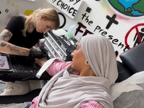 Amira otvorila prvi halal studio za tetoviranje, odmah krenula polemika