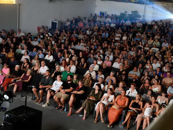 Film “Paviljon” Dine Mustafića osvojio nagradu publike na 12. Brač Film Festivalu