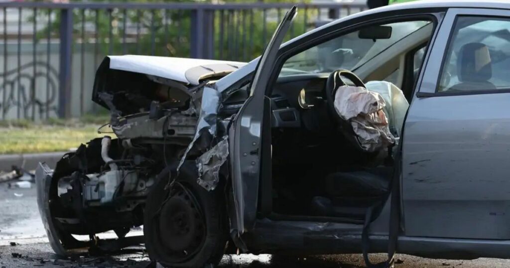 Muškarac poginuo u sudaru sa Renaultom, vozio je Yugo