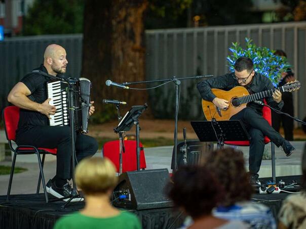 Peto izdanje programa “Kultura na ulice!” otvoreno koncertom CordAria Duo