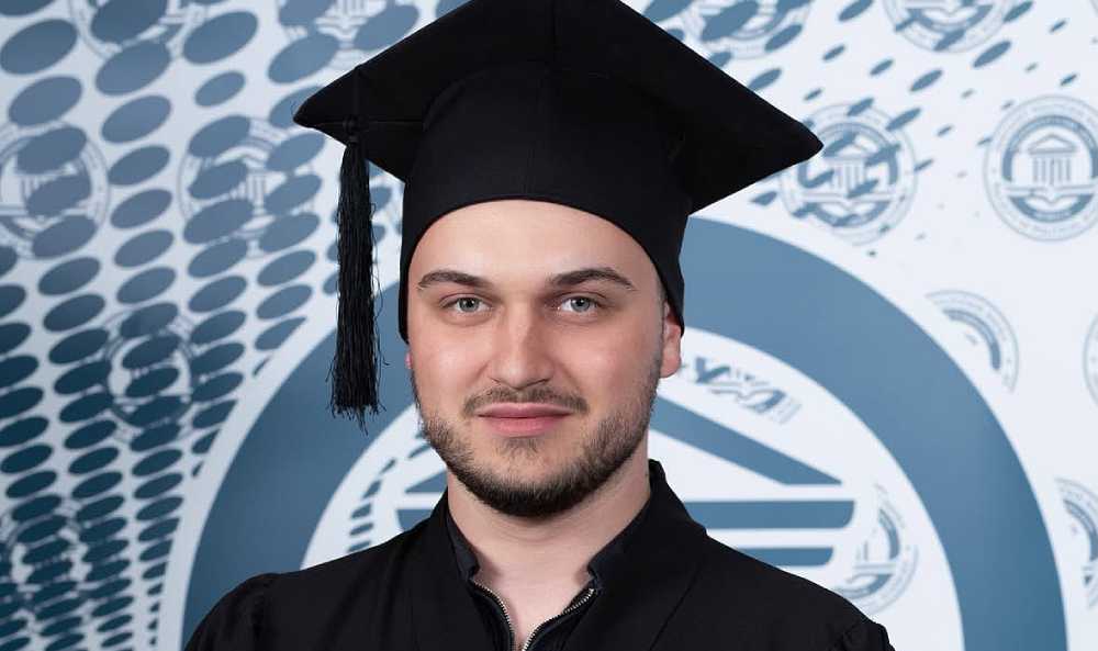 Čestitamo! Cazinjanin Almin Duranović diplomirao na Univerzitetu u Sarajevu