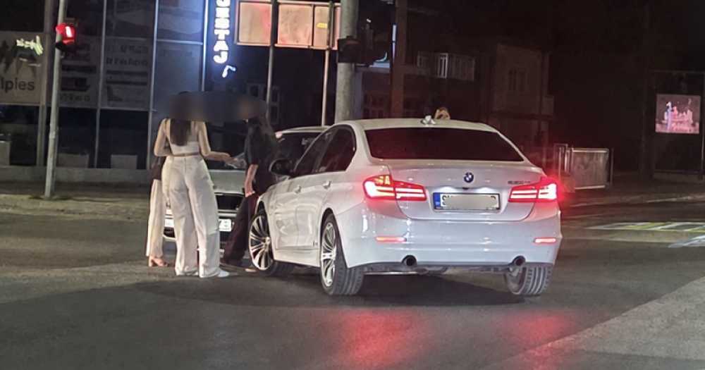 Saobraćajna nesreća u naselju Jablanska, sudar dva vozila