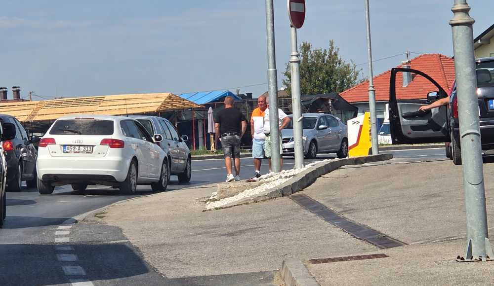Cazin: Saobraćajna nesreća na Incelu