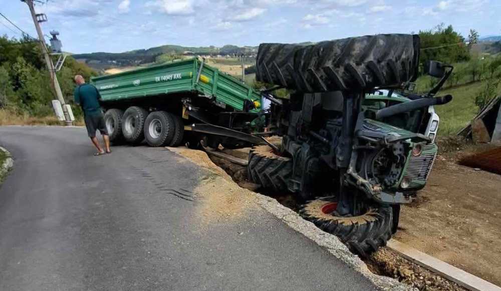 Traktor se prevrnuo u naselju Stijena