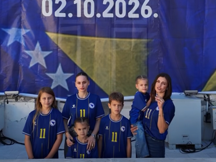 Amra i djeca poslali najemotivniju poruku Džeki: Volimo te!
