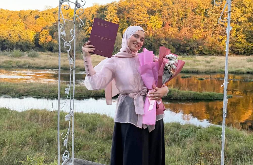 Čestitamo! Bužimljanka Sara Alešević diplomirala na Islamskom pedagoškom fakultetu u Bihaću