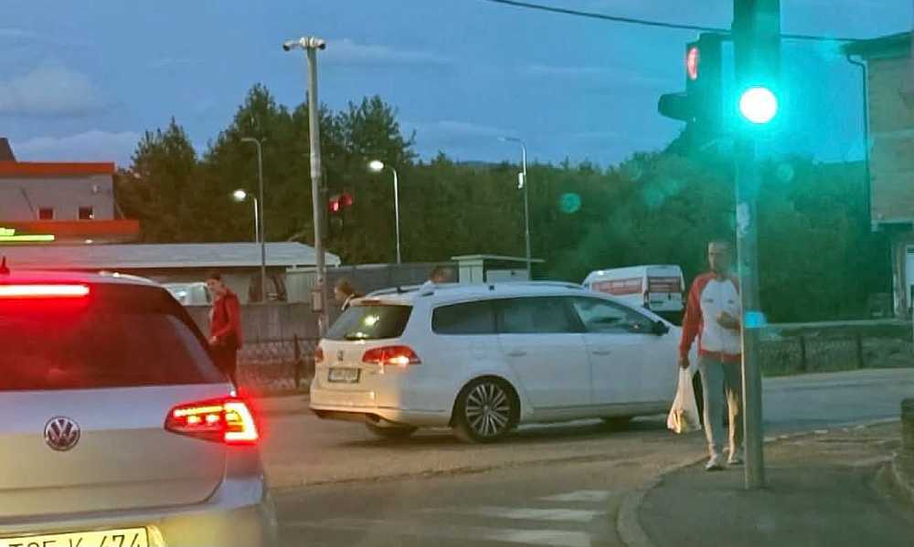 Saobraćajna nesreća na raskrsnici kod marketa Crvena jabuka